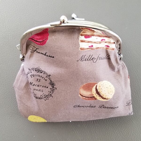 【一点もの、送料無料】和紙に刺繍!? コロンとした姿がかわいい「がま口ポーチ」 - 画像 (4)